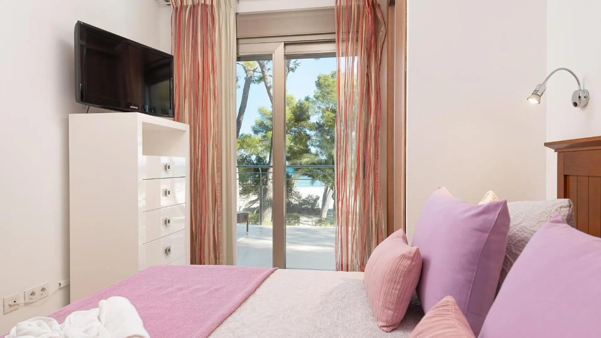 بيت للعطل Villa Exclusiva En Primera Linea De Playa En Alcudia Con Jacuzzi