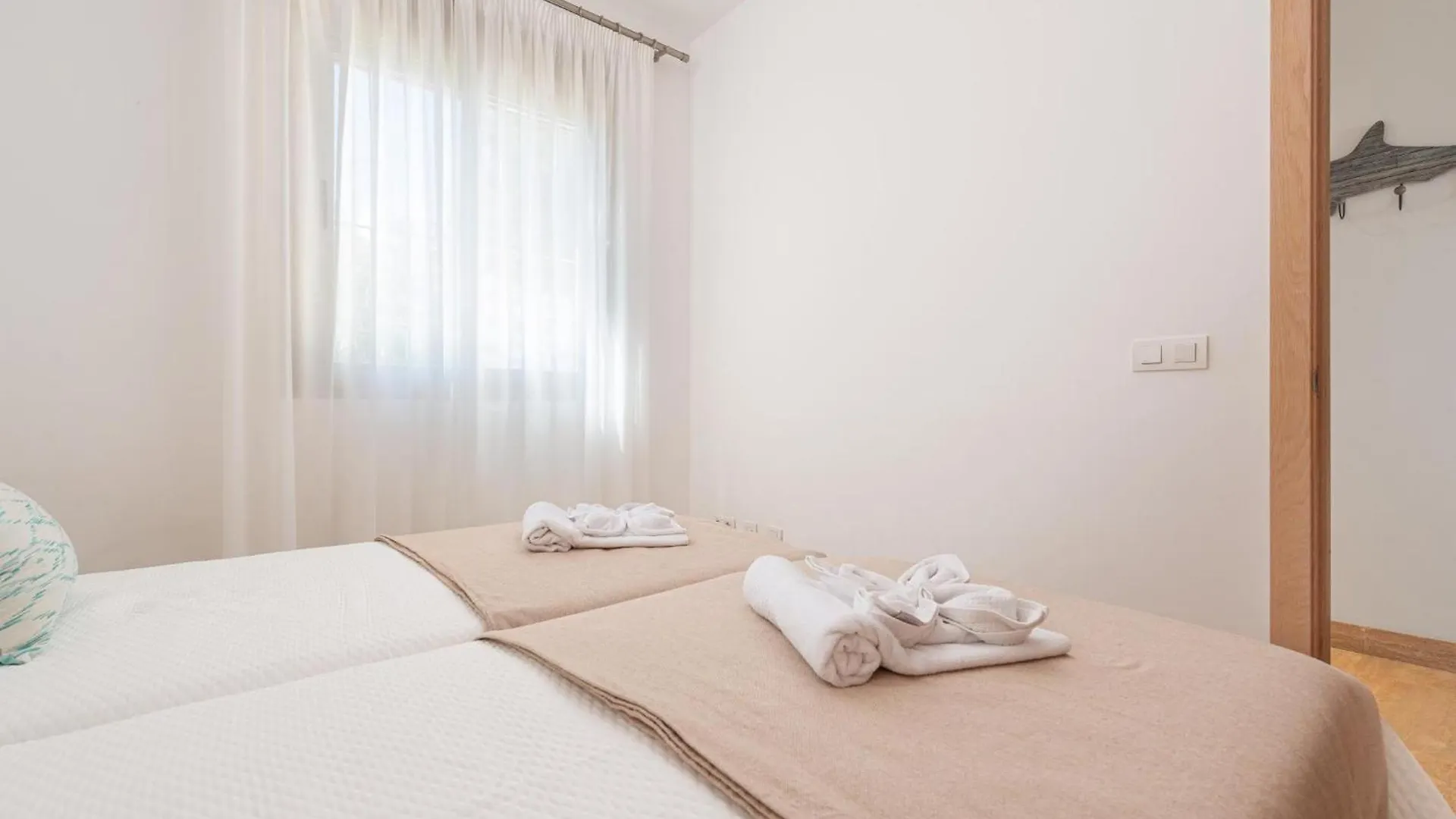 Villa Exclusiva En Primera Linea De Playa En Alcudia Con Jacuzzi