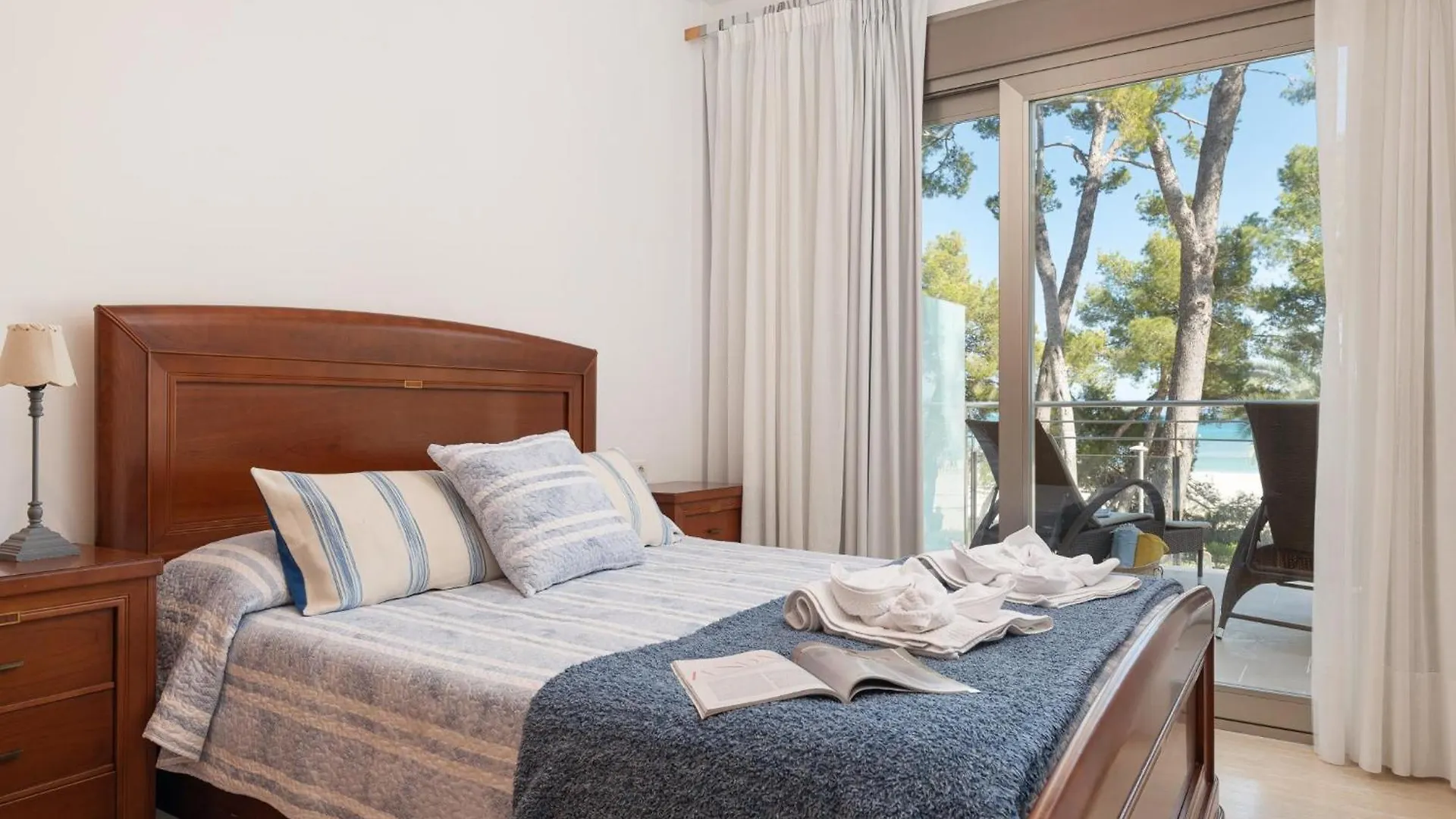 Villa Exclusiva En Primera Linea De Playa En Alcudia Con Jacuzzi بيت للعطل الكوذيا