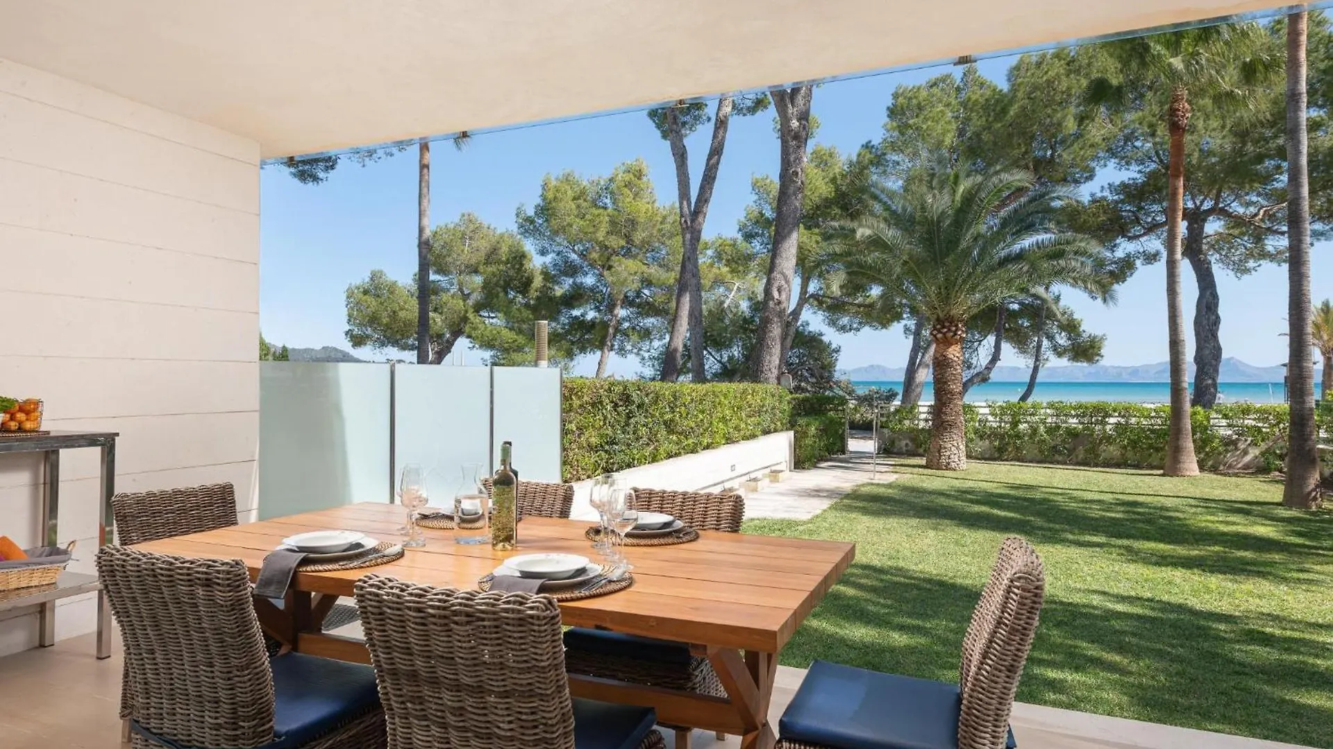 Villa Exclusiva En Primera Linea De Playa En Alcudia Con Jacuzzi بيت للعطل